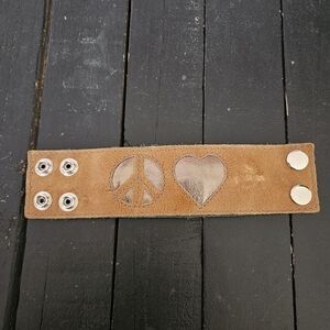 Brown Leather Bracelet with Peace and Heart Symbols Vintage Thick Y2K 90s Cuff